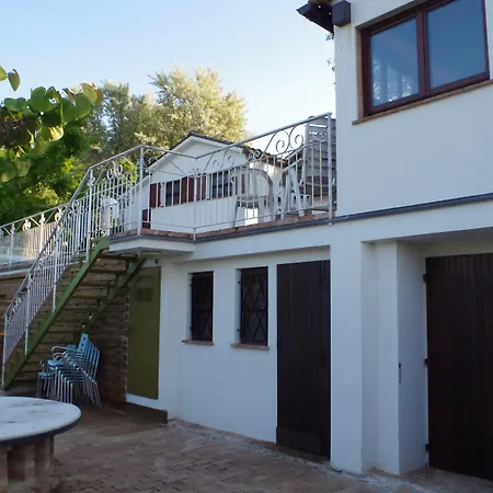 Casale Civetta Oda ve Kahvaltı Trecastelli