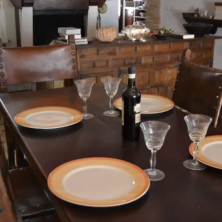 Casale Civetta Oda ve Kahvaltı Trecastelli