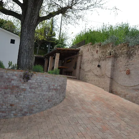 Oda ve Kahvaltı Casale Civetta Trecastelli