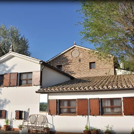 Oda ve Kahvaltı Casale Civetta Trecastelli