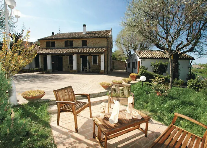 Casale Civetta Bed & Breakfast Trecastelli